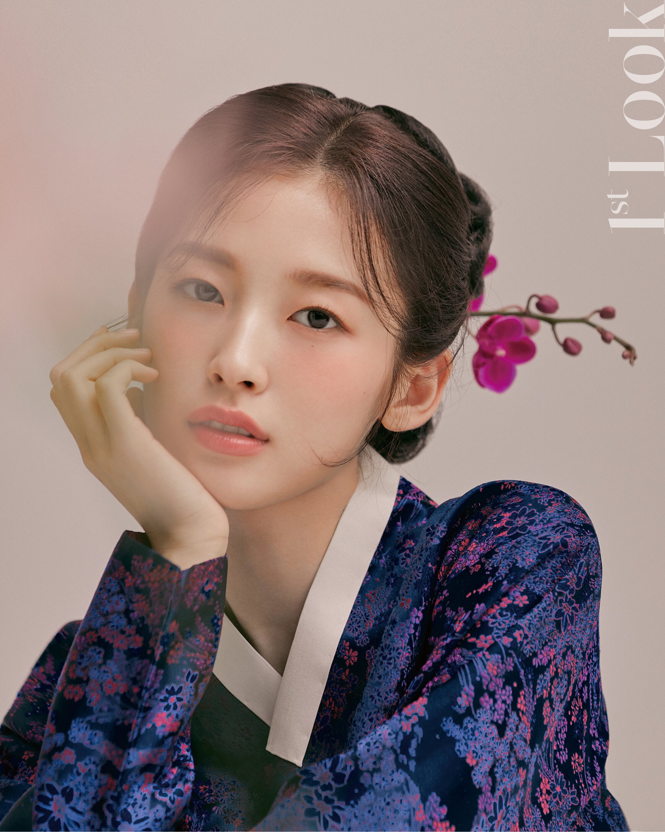  오마이걸 아린 퍼스트룩 매거진 한복 화보 사진