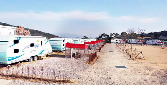 김해가야테마파크 카라반 캠핑장