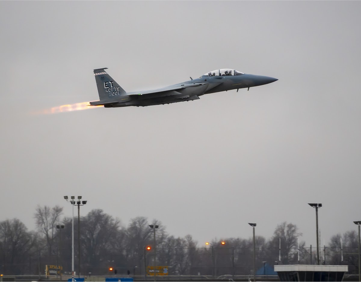 첫 번째 F-15EX가 세인트루이스에 있는 Boeing사를 출발