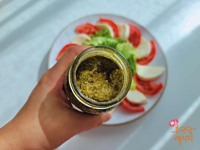 카프레제 샐러드 토마토카프레제 샐러드바질페스토 10