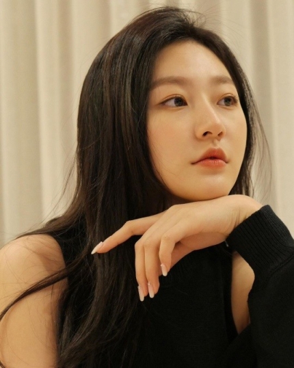  김새론, 감탄 자아내는 성숙美…시선 고정 부르는 이목구비