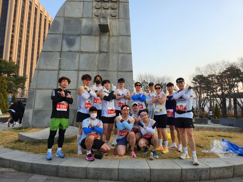 DEBRUNNERS-단체사진