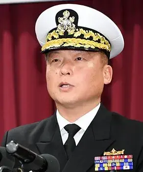 해군참모차장 강동길, 해군작전사령관 최성혁 중장 프로필
