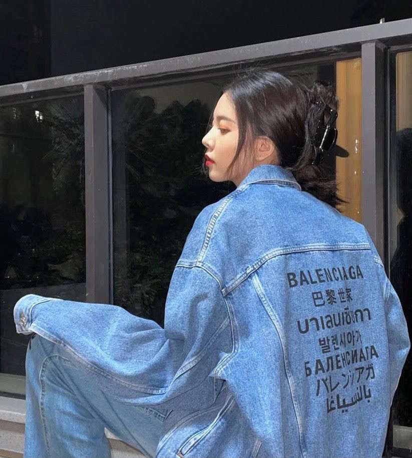  [BALENCIAGA] 발렌시아가 랭귀지 스톤워싱 데님 자켓
