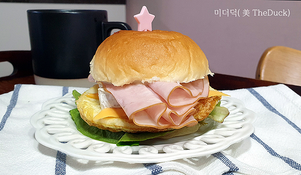 간단한 아침식사로 좋은 모닝빵샌드위치