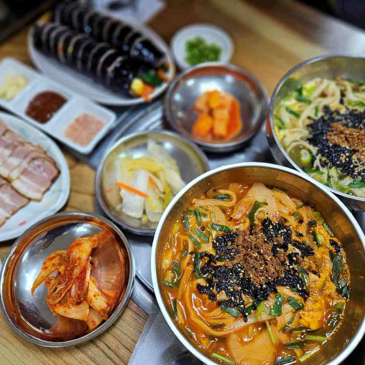 까치장칼국수