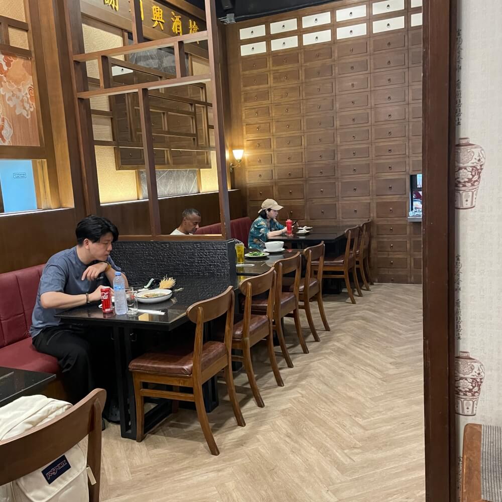치앙마이 Jia Tong Heng 지아통행 내부 공간