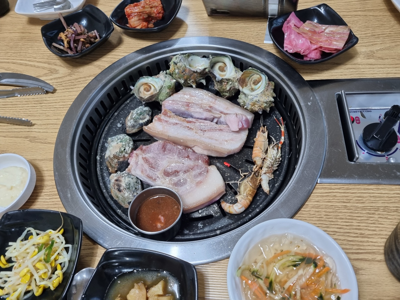 삼겹살-뿔소라-전복-새우-목살