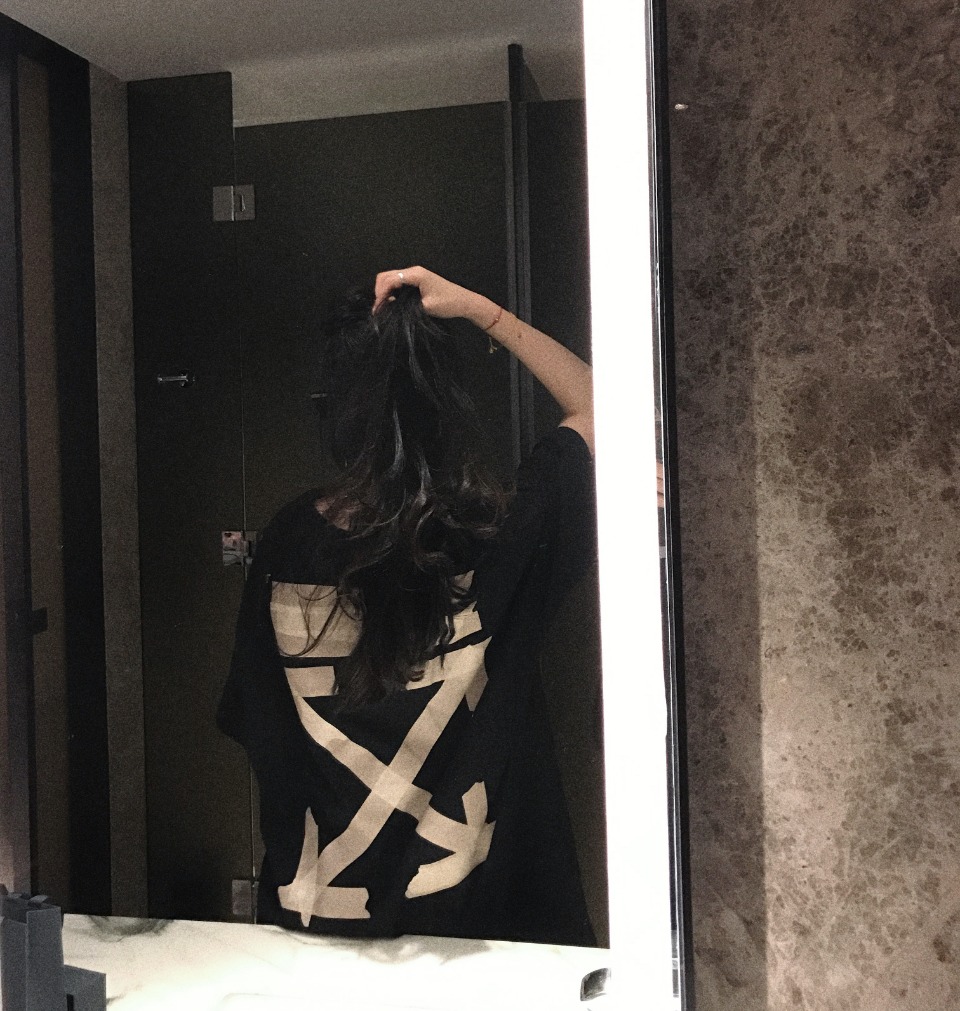  [OFF WHITE] 오프화이트 테이프 애로우 반팔 티셔츠 (2 COLOR)