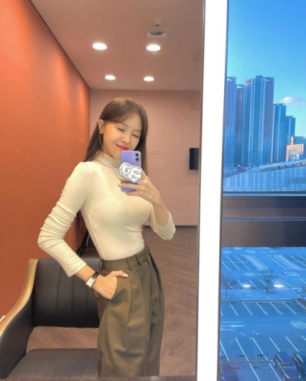  방민아, 볼륨감 넘치는 상반신! 이렇게 글래머였나 [사진]