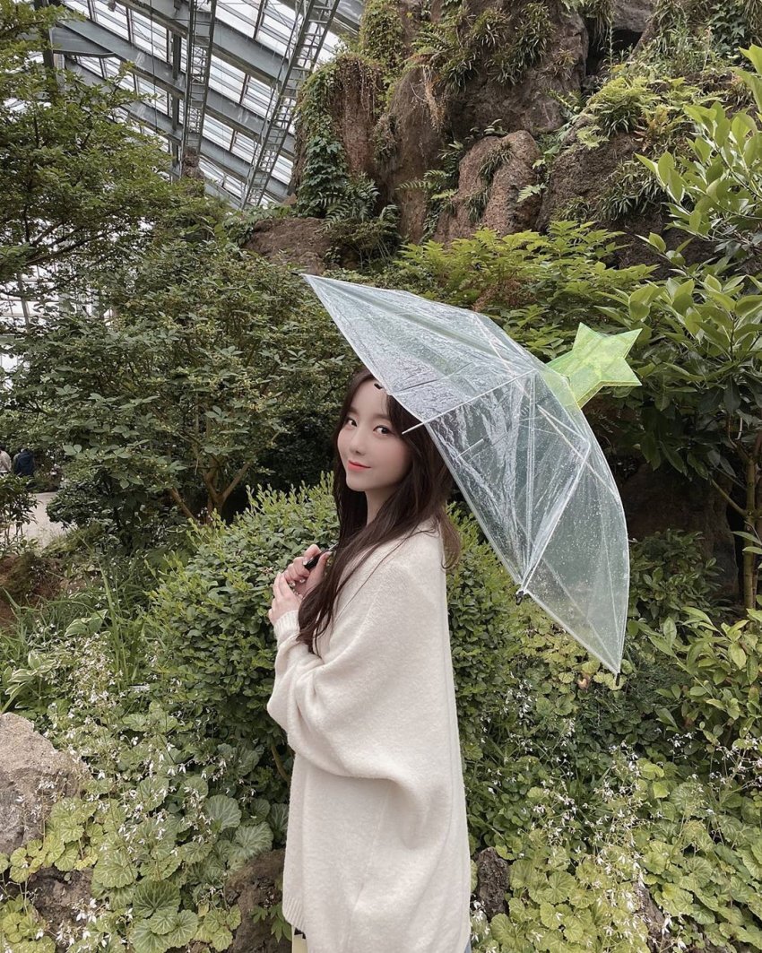  [러블리즈 케이] 비 오는 날에는 우산을 챙겨 가세요 가 아니라 챙겨 먹어요