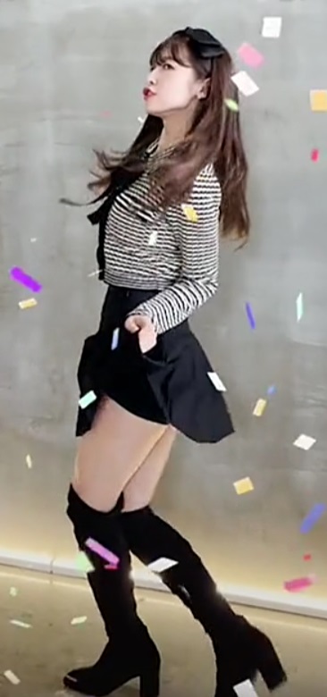 아이돌-idol-kpop-가슴-가슴골-슴골-boobs-cleavage-midriff-엉덩이-엉밑-엉밑살-butt-섹시-몸매-body-sexy-허벅지-thighs-도끼-cameltoe-nsfw-legs-cheeks-오마이걸-아린-ohmygirl-arin