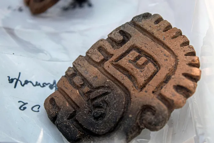 일본&#44; 페루 연구진이 발굴한 3000년 전 안데스 지역 성직자 무덤에서 나온 부장품./AFP연합뉴스