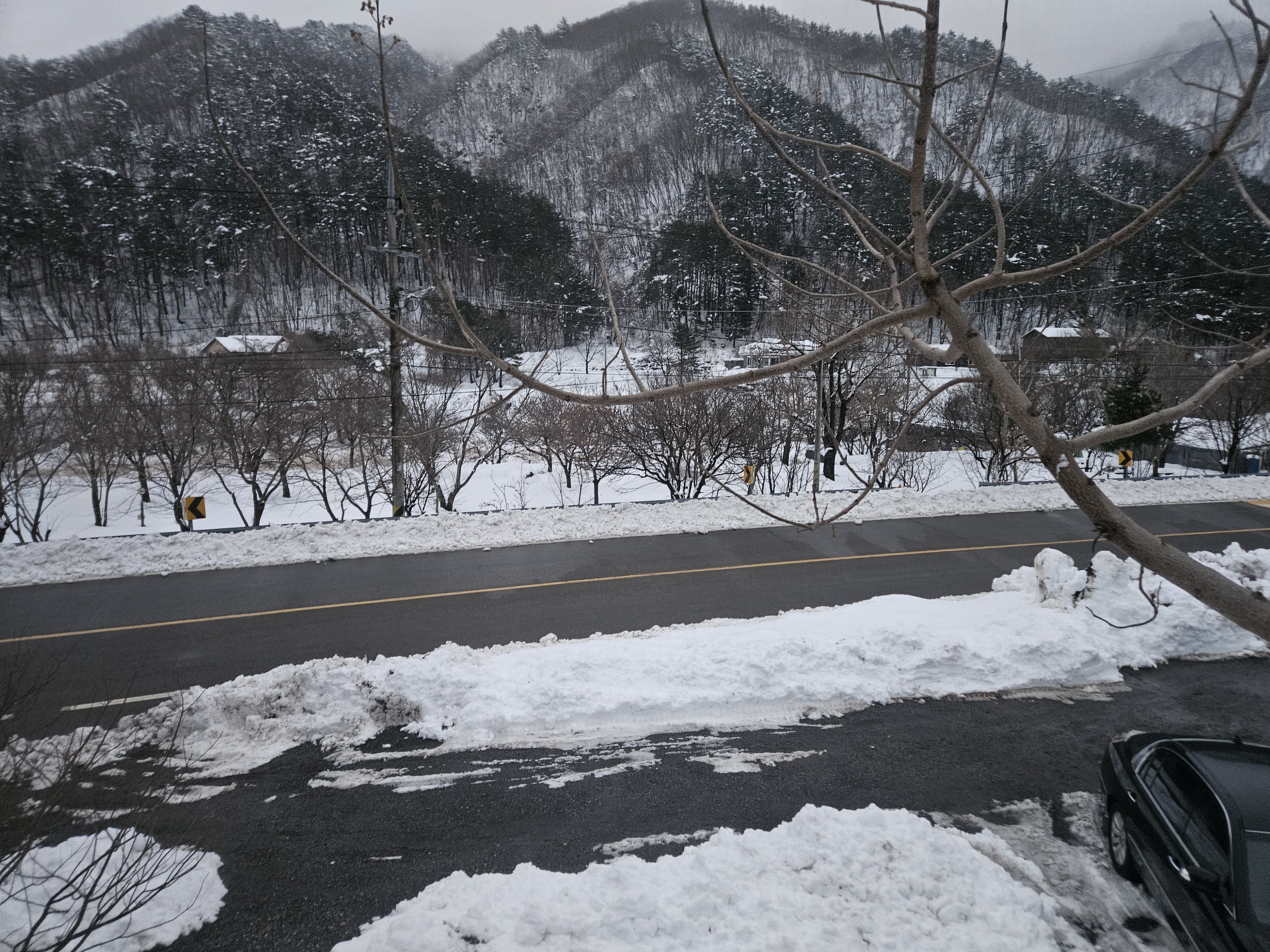 골짜구니 캠핑장 이미지