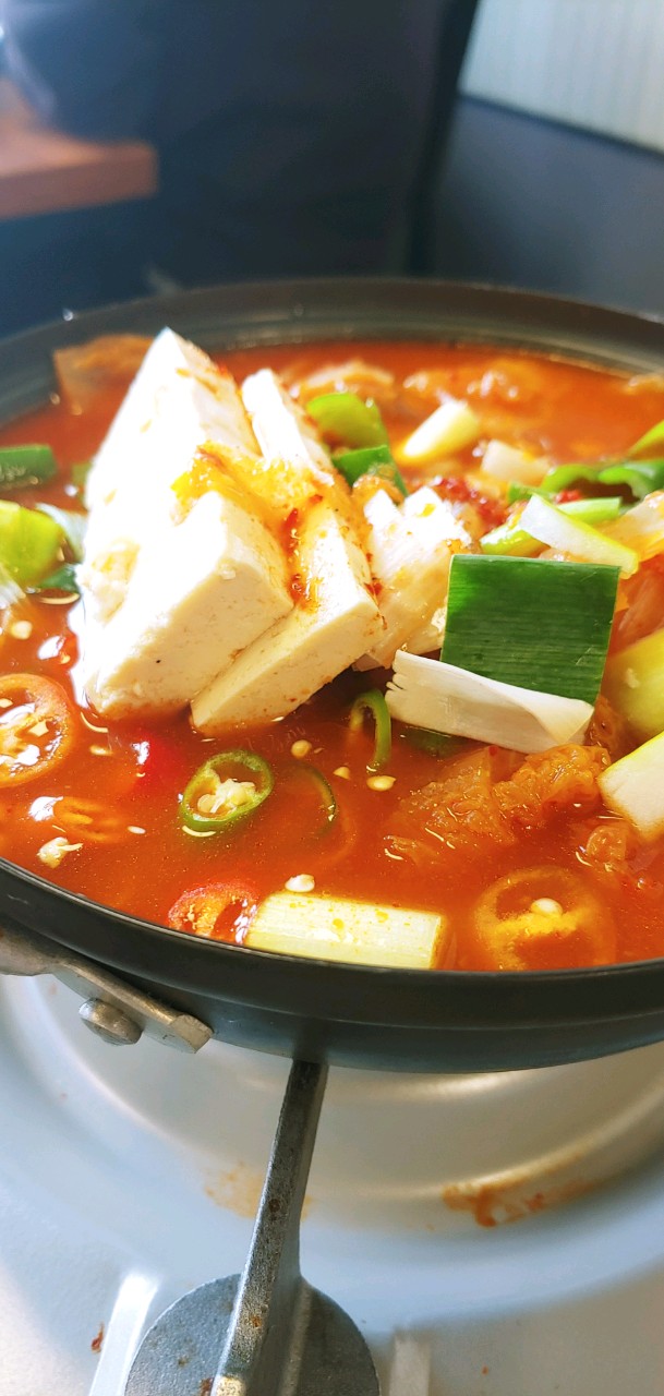  강구항 맛집은  맛있는 찌개집 대게는 아니유