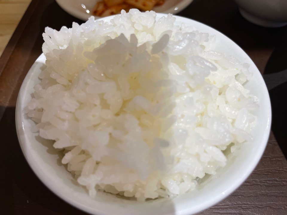 미미옥-고슬고슬-흰쌀밥-모습