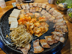무쇠김치삼겹 이미지