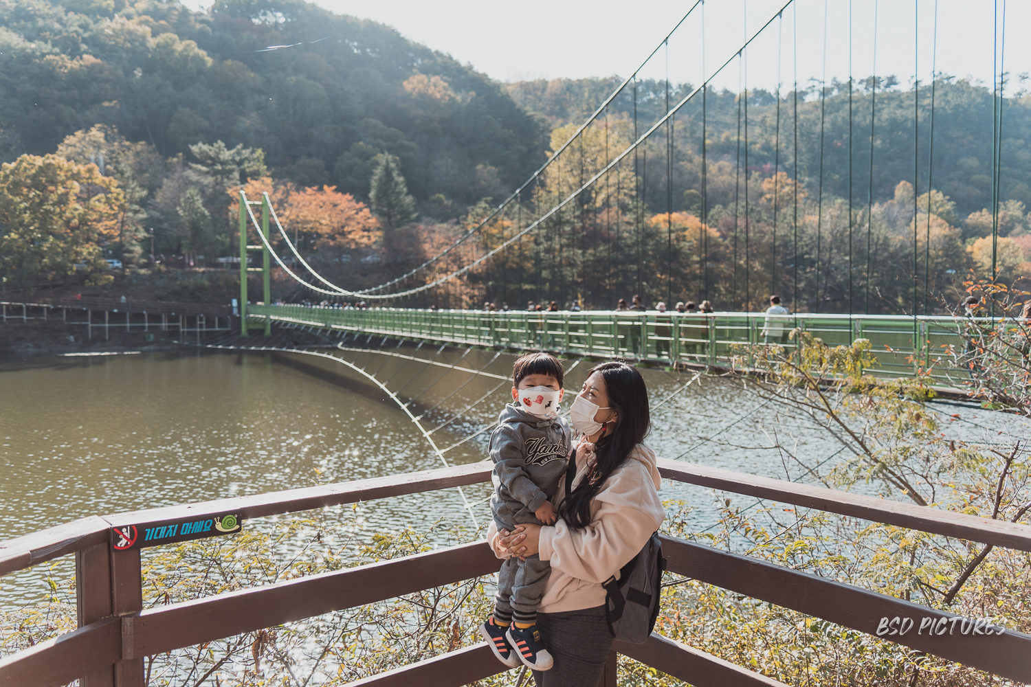  단풍명소 함안 입곡 군립공원과 창원 가포로 가고파 꽃의 정원