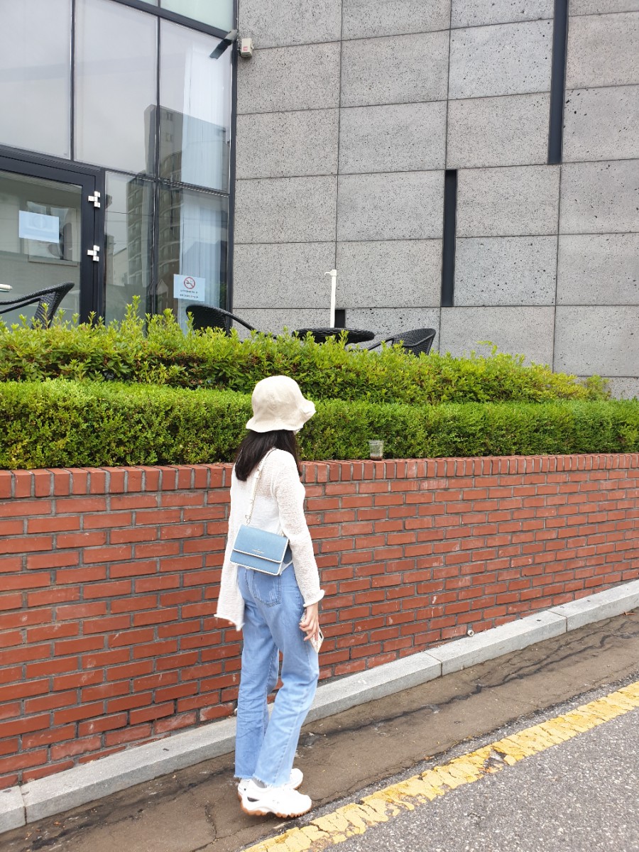 19도 21도 서울 가디건 내츄럴룩 비오는날 청바지 코디 20210618 20대 여성 데일리룩 기온별 복장 (오늘 날씨복 차림) 여름 9