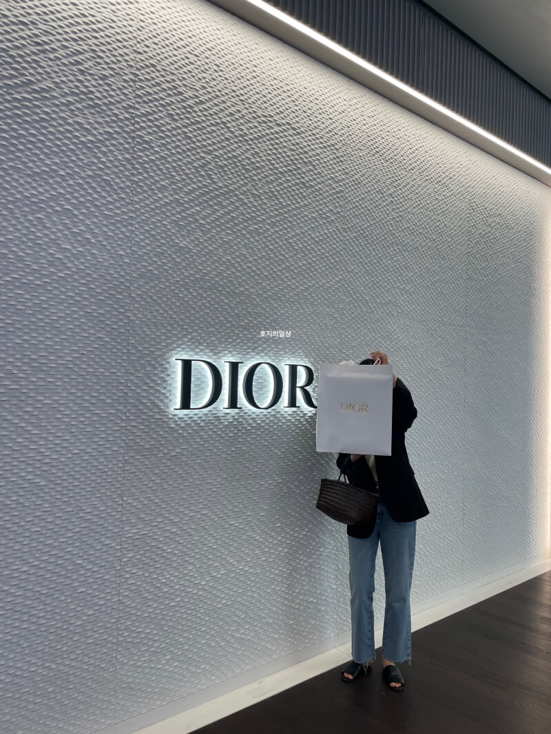 [Dior] 디올 레이디백 스몰 블랙 - 공식 매장 구입