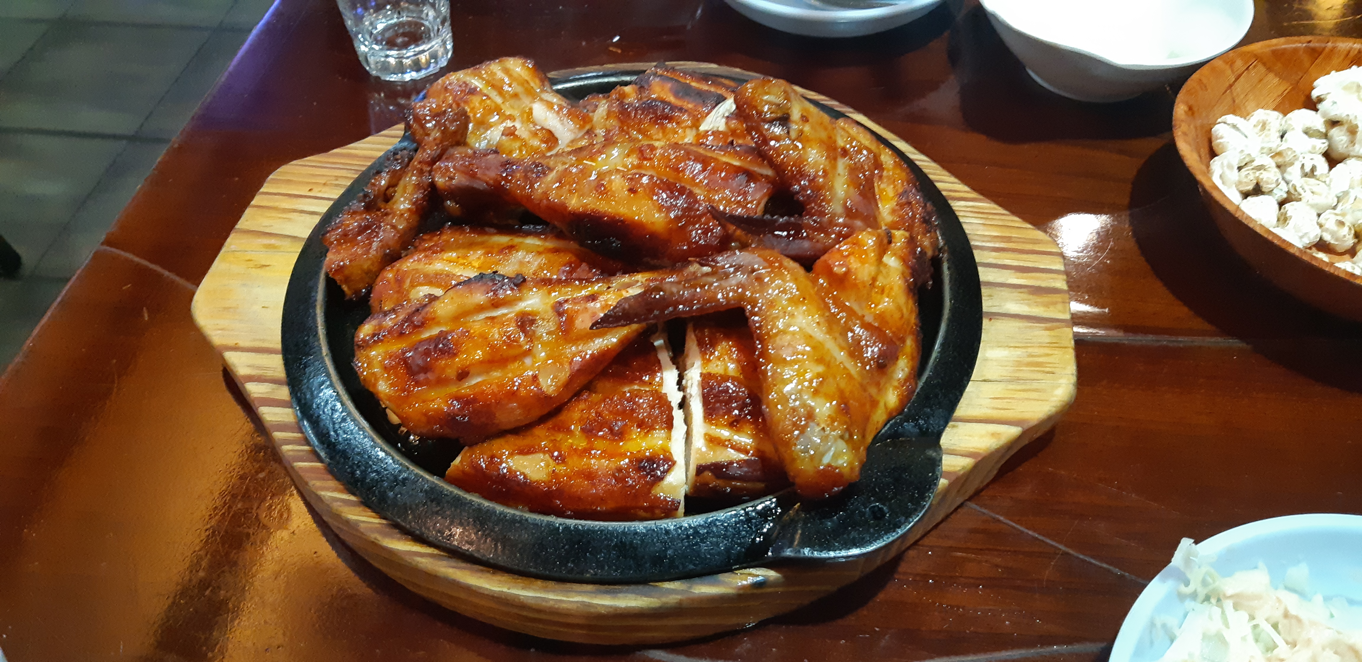 유진바베큐치킨 이미지