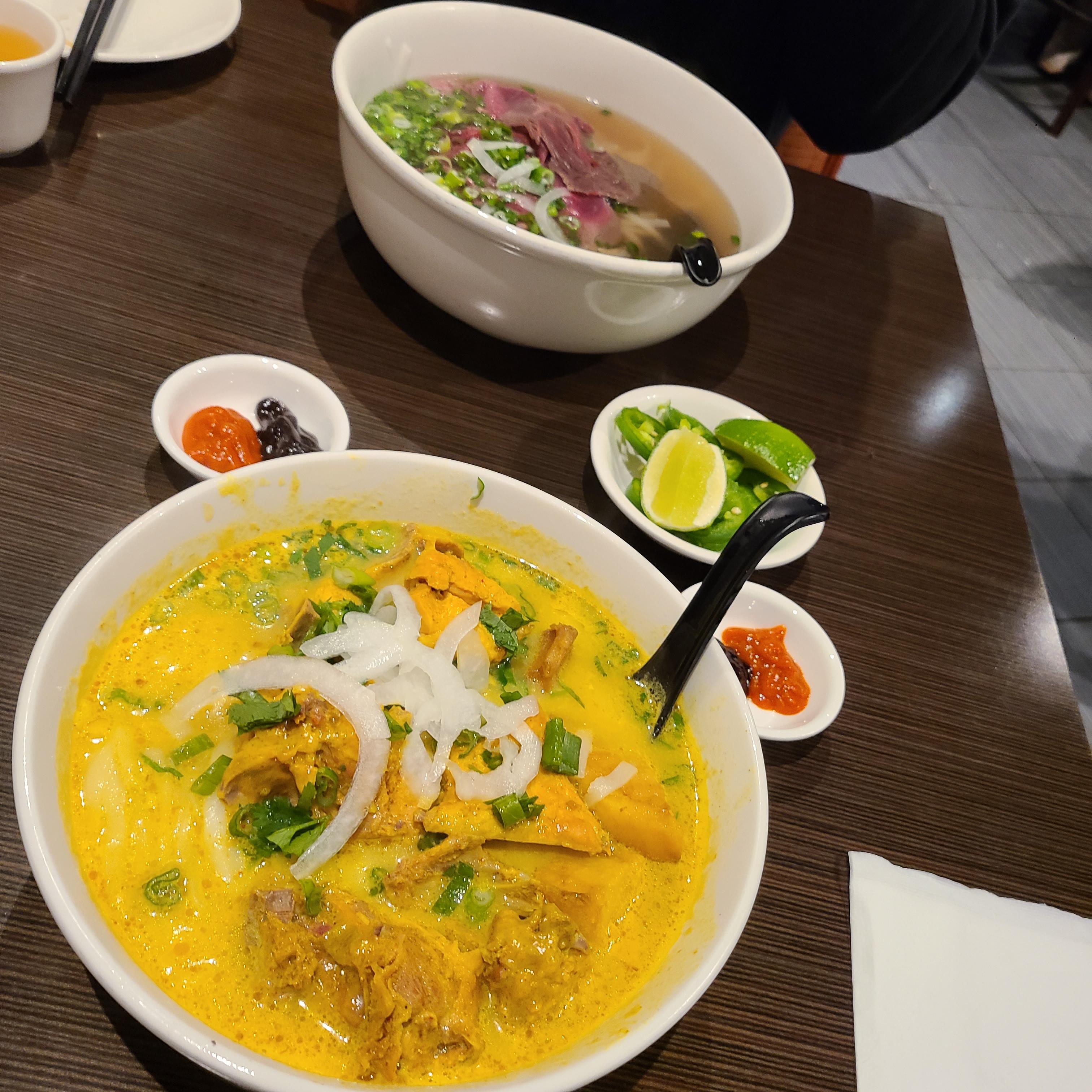 카레 치킨 닭 국수 (Curry Chicken Noodle Soup)