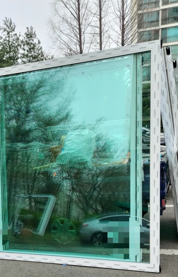 터닝도어 LG하우시스 슈퍼세이브5 퓨어화이트 테티스 라인 인테리어 자재 고르기 - LG 새시 - 8