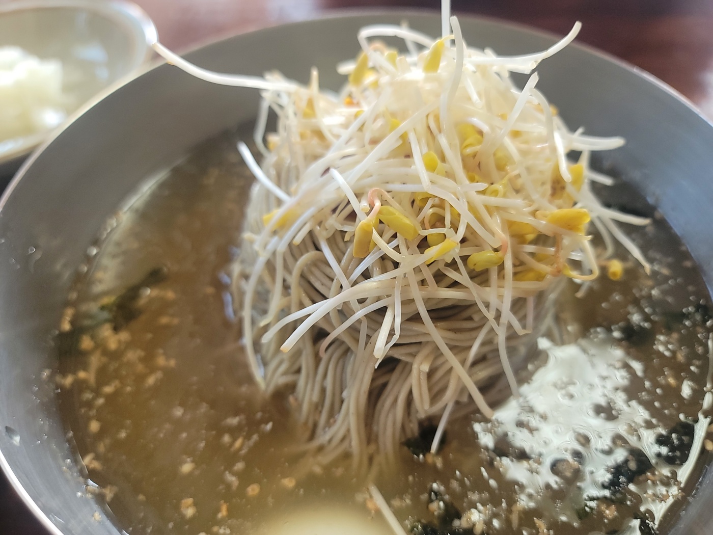 평양 메밀 비빔국수