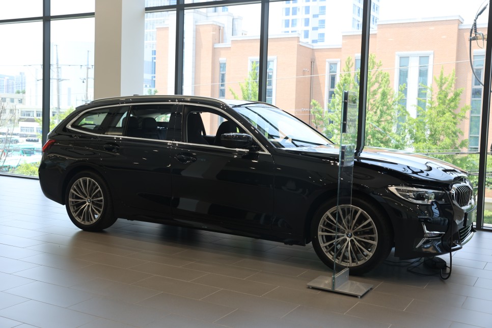 bmw 공식 중고차 BMW 삼천리 모터스 안양 통합 전시장 5