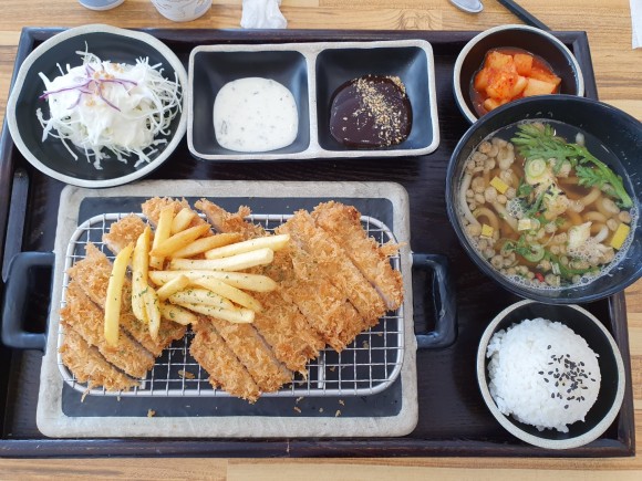  쑝쑝돈까스 지세포점! 맛과가격 다잡은 관광지맛집 거제맛집 돈까스맛집(쌤김밥골목)