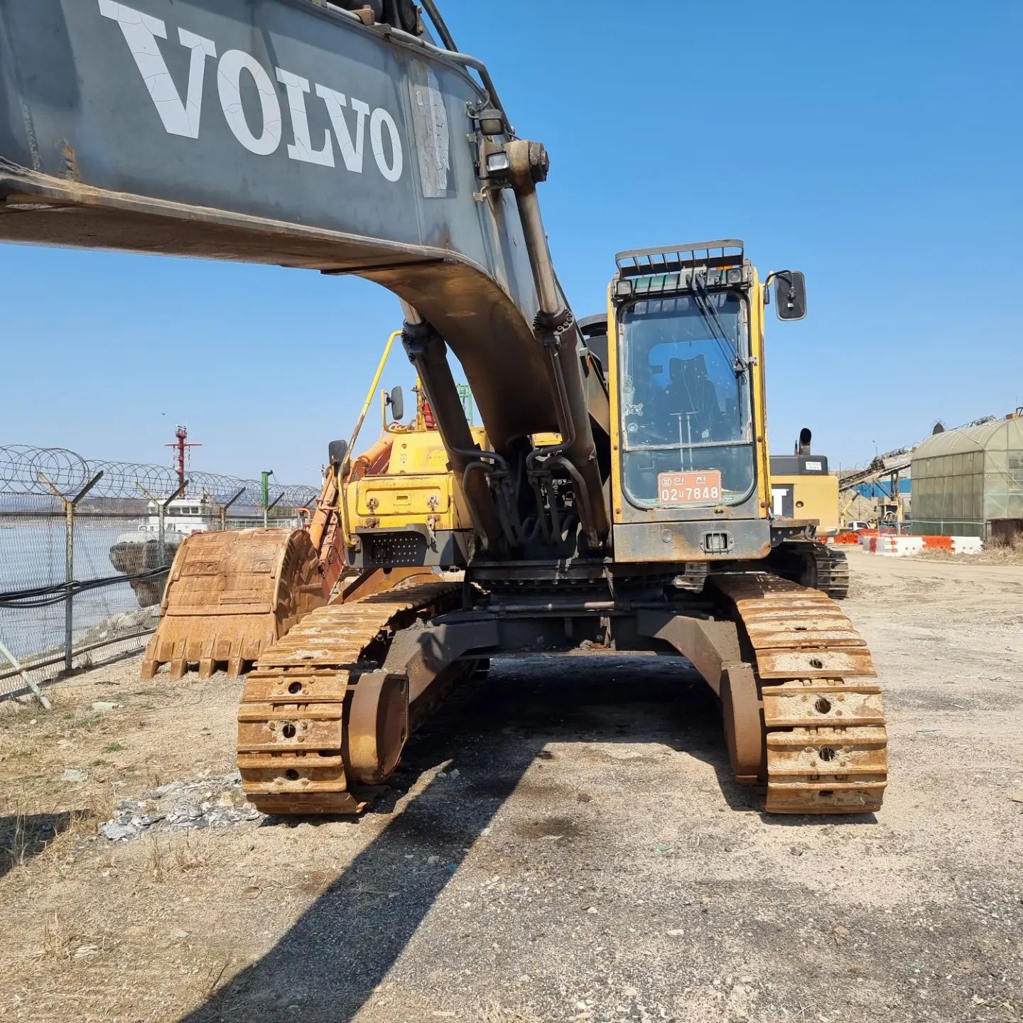  굴삭기 볼보 VOLVO EC460모델 2007년식 4000만원 판매합니다.