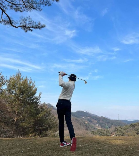  박서준, 골프장서 포착된 완벽 스윙! 박형식 "사장님 나이스샷" 감탄! [사진]
