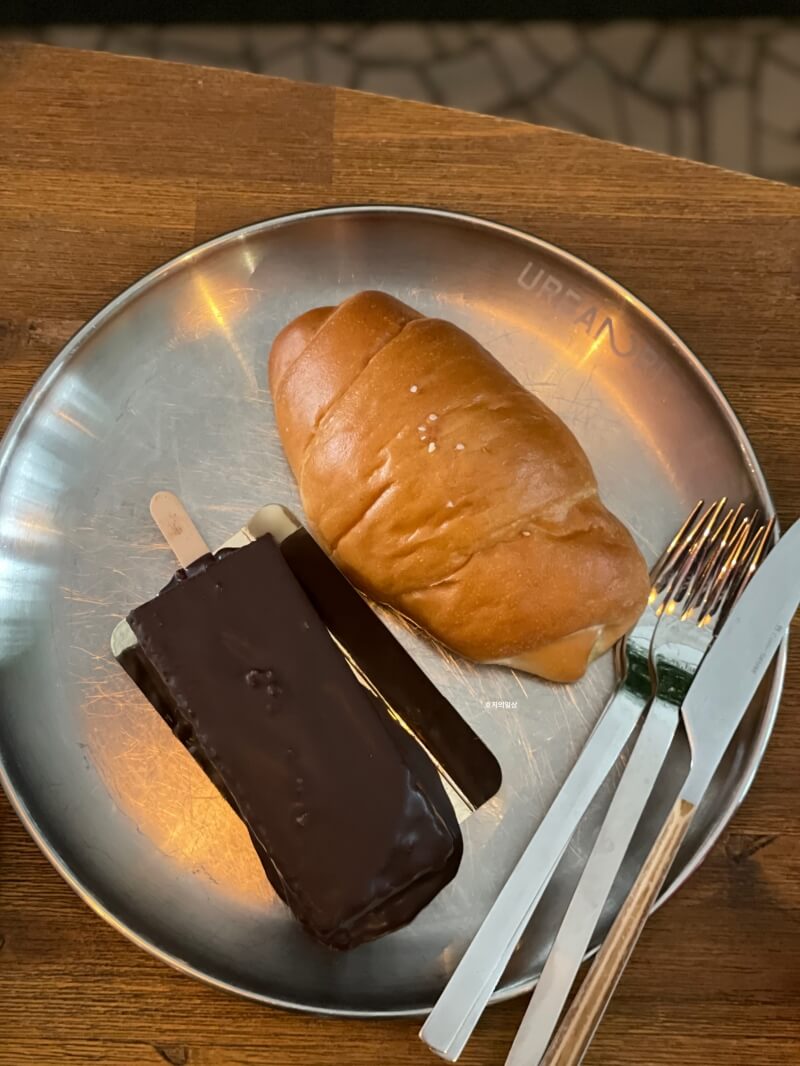 동탄 대형 베이커리 카페 어반리st - 소금빵&초코바