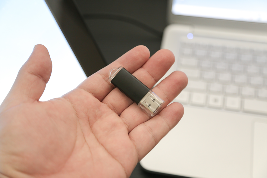 액정태블릿 웹툰 작가를 준비한다면 추천!● 27형 대화면 터치 모니터 "창은테크" 17