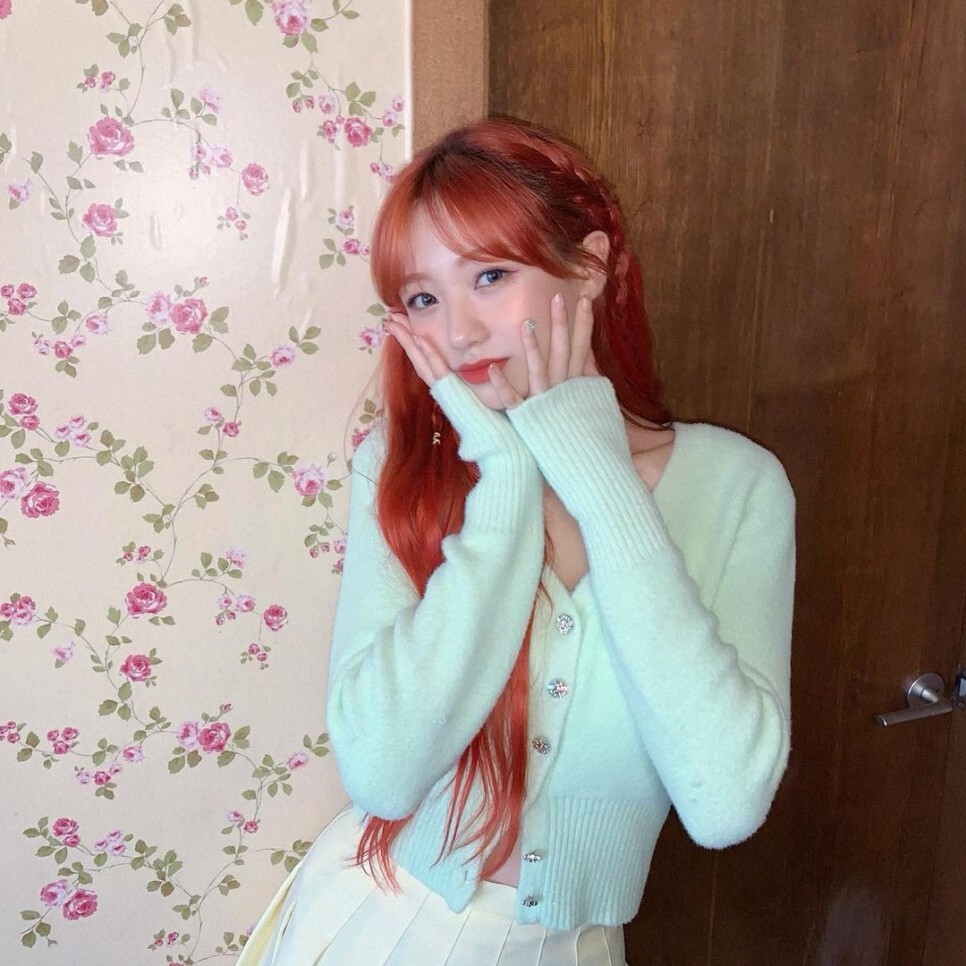  [러블리즈 류수정] 데일리 짝뚜 : 동화책 뚫고 나온 류블리 (인스타)