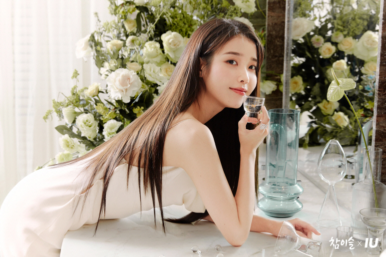 아이유 참이슬 광고 화보 사진 모음 _2