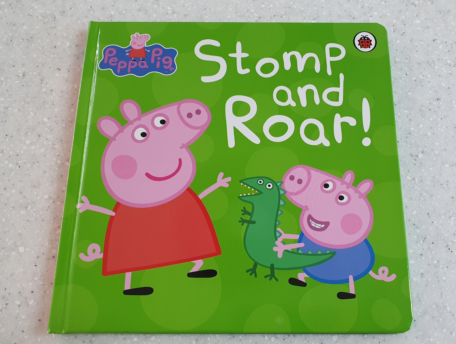  [board book] peppapig - Stomp and Roar