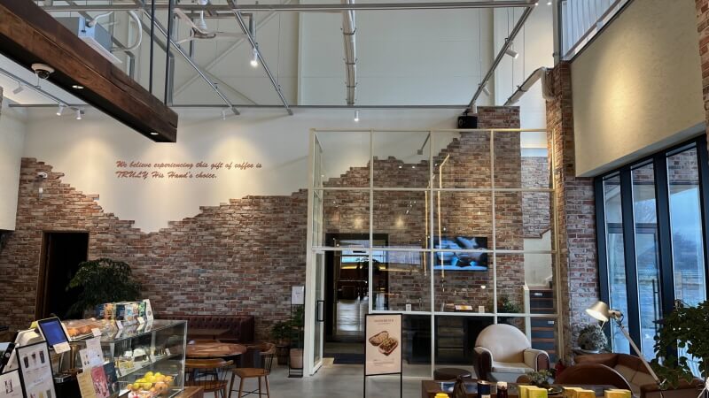 핸즈커피 남구미IC점 1층 내부 전경