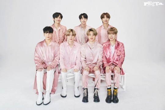  데뷔 7주년 방탄소년단, 2020년 페스타 가족 사진 공개 '유쾌+훈훈'