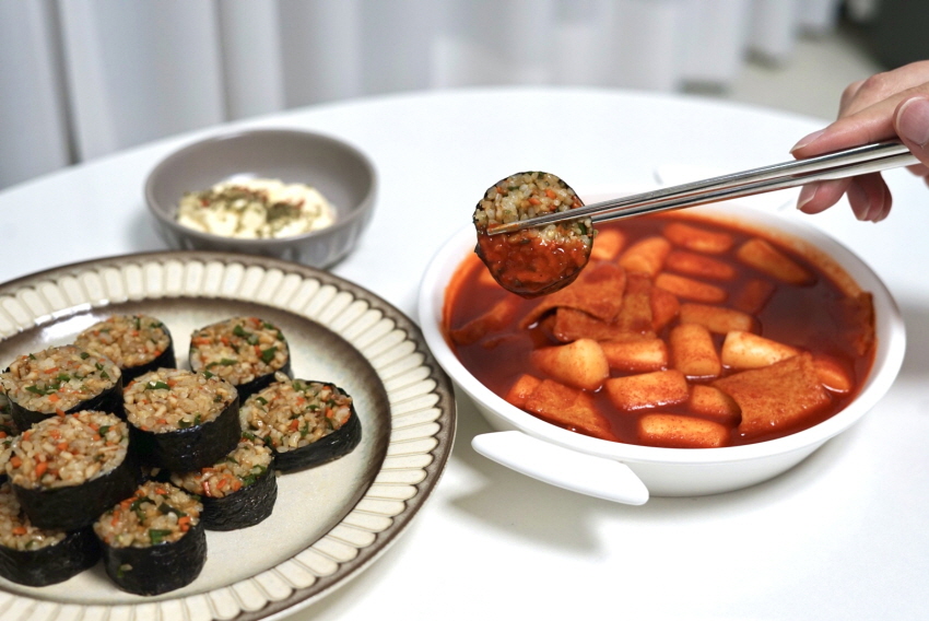 마켓 컬리 금미옥 떡볶이와 김밥 같이 먹기