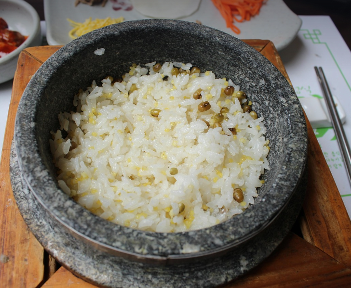 솥밥과 전기밥솥의 차이점: 맛과 편리함