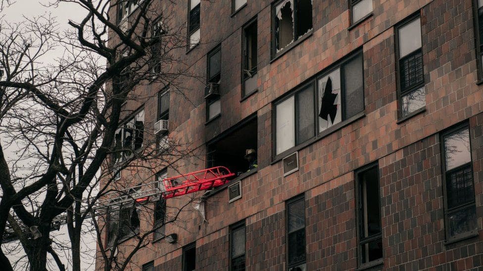 필라델피아 뉴욕 아파트 화재로 수십명 사망 VIDEO: New York fire: At least 19 killed in apartment block blaze ㅣ 13 dead, including 7 children, in Philadelphia fire