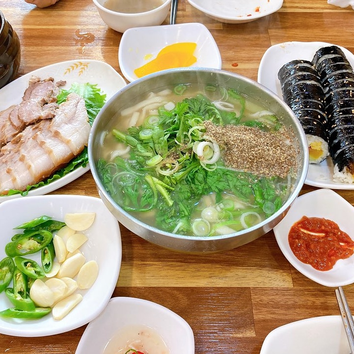  문대통령도 다녀간 대전 맛집 겨울엔 스마일칼국수
