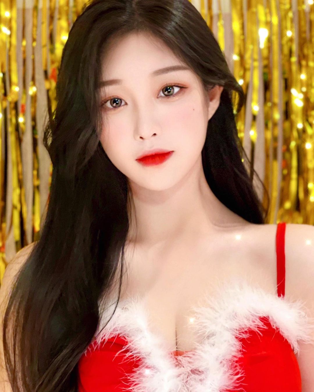  인플루언서 우한경 인스타그램 크리스마스 산타걸 사진