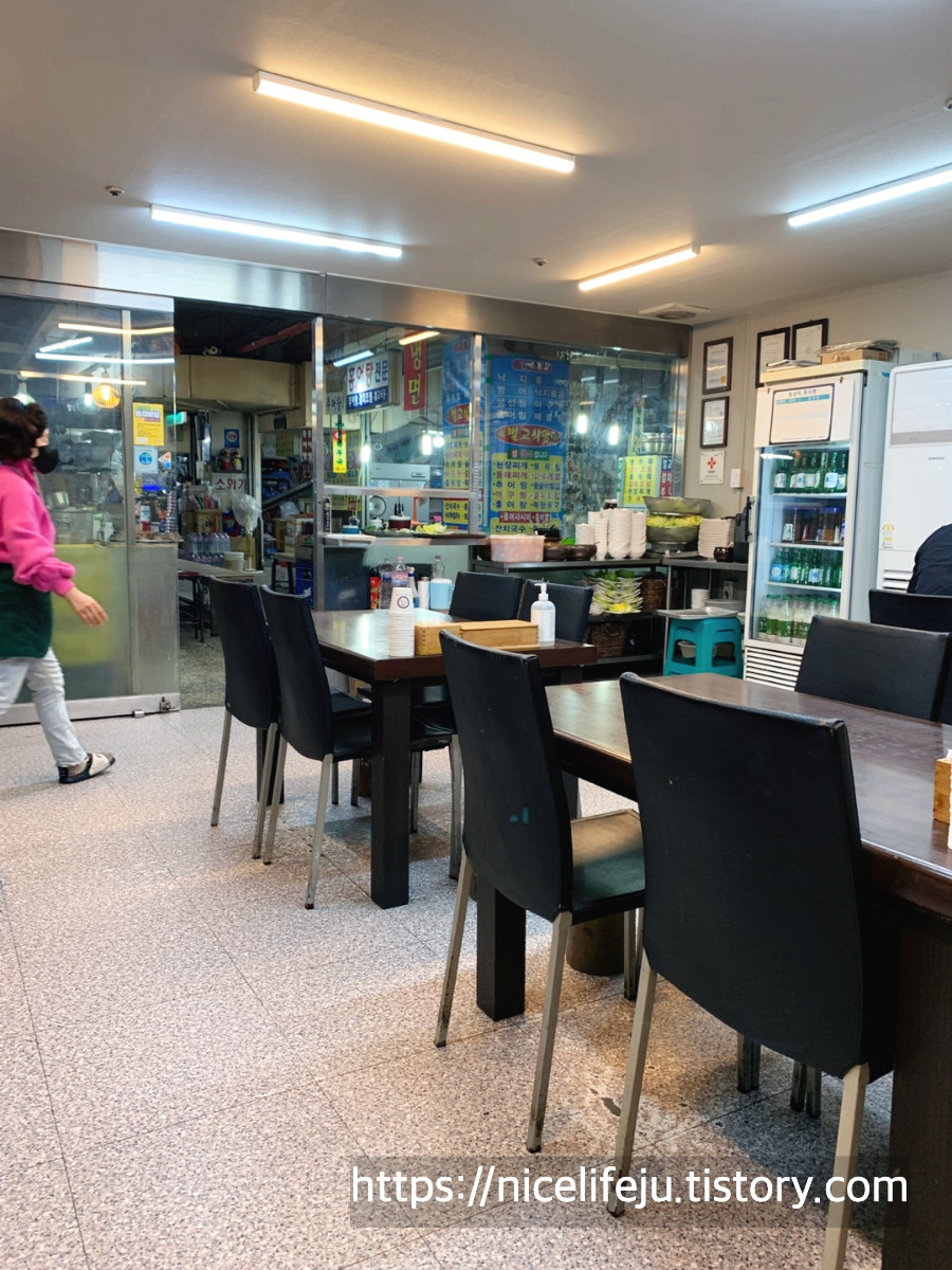 (서울 동대문 맛집) 순한 호로록 국수와 고소한 양배추전과 순한 돼지고기, 경동시장 "안동집" 3