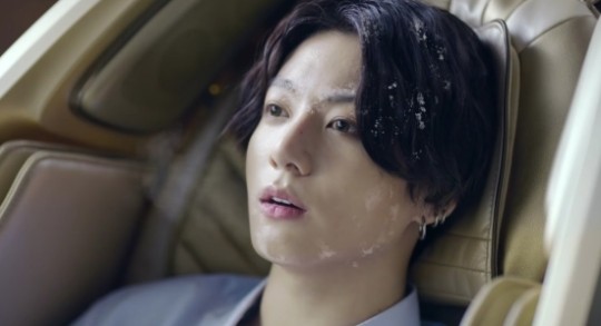  방탄소년단 정국, 여름 더위로 날려버릴 시원한 이목구비