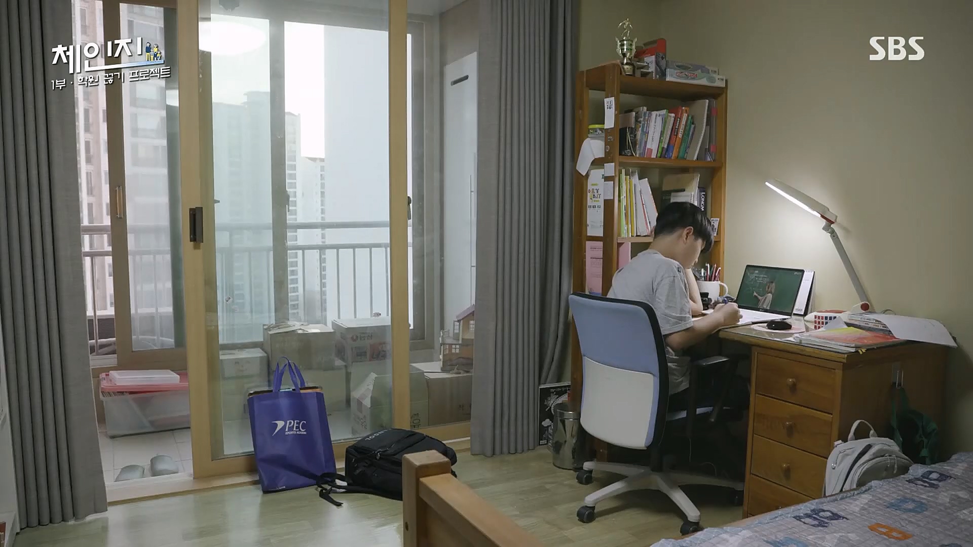 SBS 스페셜.E649.230101p.H264-F1RST.mp4_20230115_133741.850.jpg