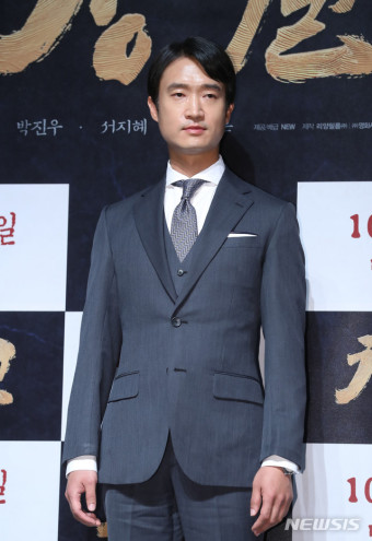 조우진 남자배우상 과거 결혼 아내 96