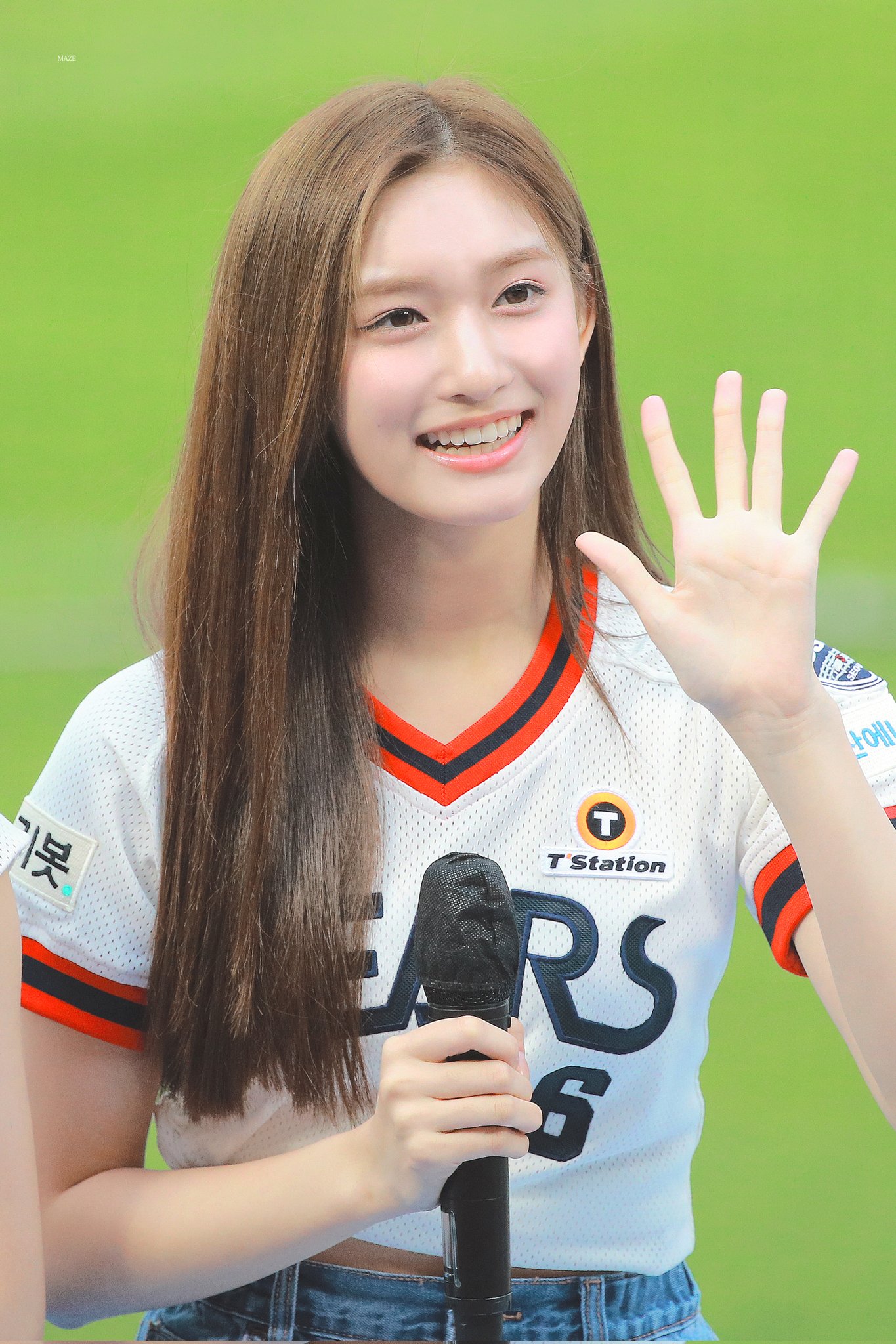  아이브 IVE 이서 두산베어스 시구시타 220630 유니폼 사진