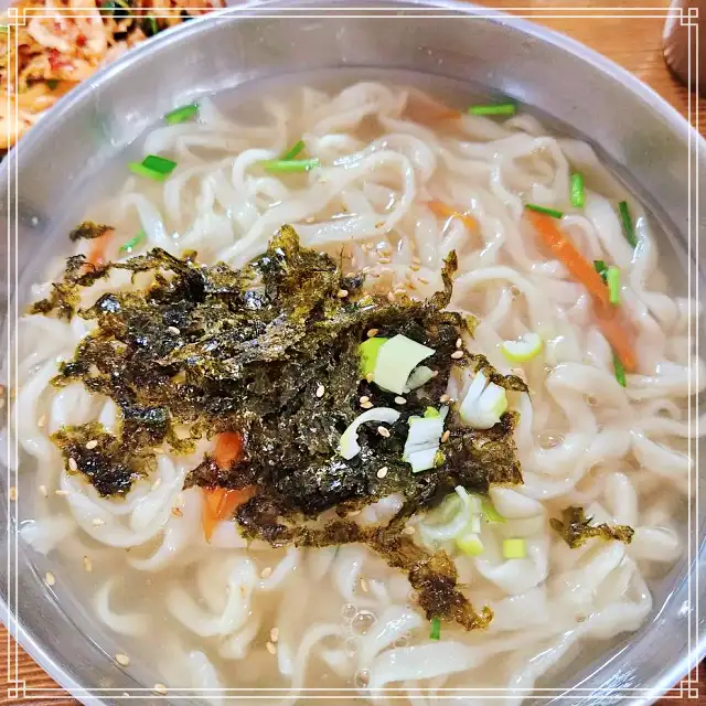 대전 도마 맛집 후루룩 짭짭 맛 좋은 1인분 4천원 칼국수